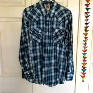 Ely Cattleman Pearl snap buttons